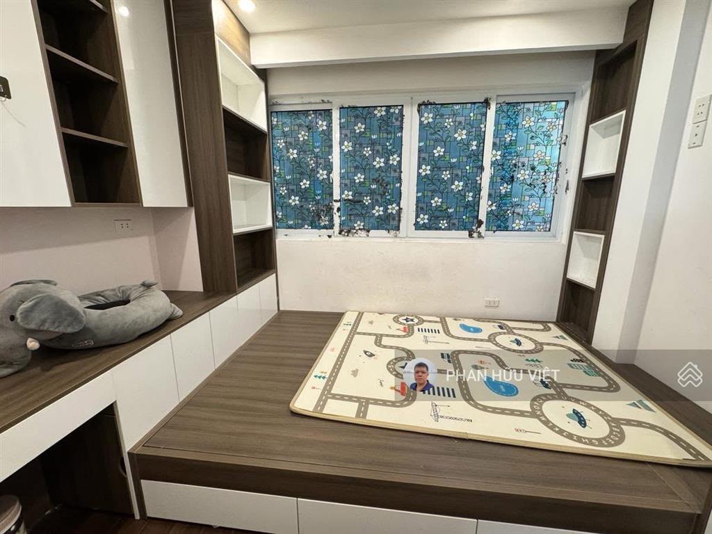 Hơn 6 tỷ nhà phố bạch mai, 2 thoáng, 30m ra ô tô tránh, kd, sổ riêng, 5 tầng 3 ngủ full nội thất