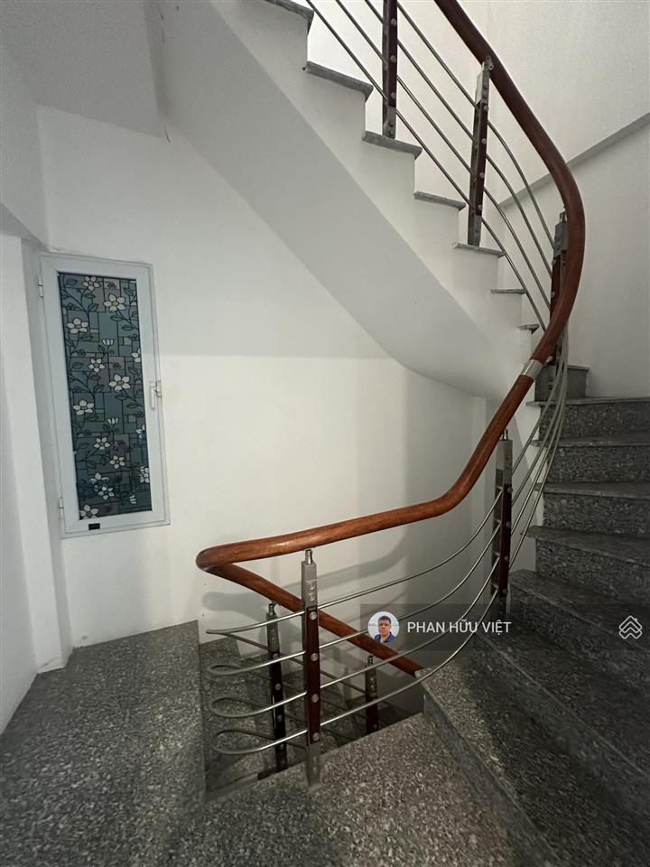 6,2 tỷ nhà p. bạch mai, 2 thoáng, 30m ra ô tô tránh, sổ riêng, 3 ngủ full nội thất