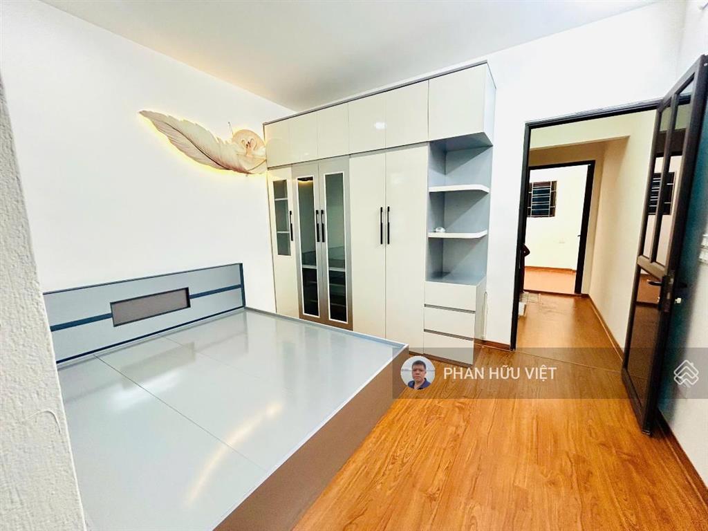 8.2 tỷ hoàng mai 2 thoáng, ngõ 3 gác thông, sđcc 42m2 x 5t, sân riêng, qh ổn định, tiện ích