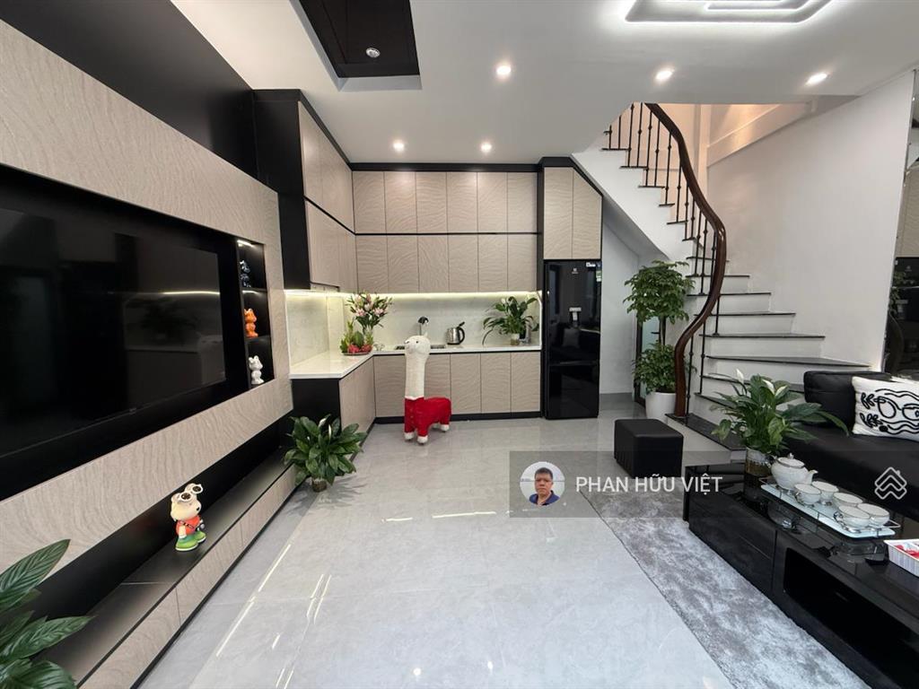 Nhà 5 tầng mới gốc đề  minh khai, 2 thoáng 30m ra ô tô, sổ đẹp 3 ngủ tặng nội thất, k qh