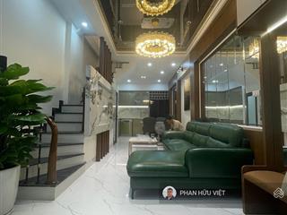 Bán nhà nguyễn đức cảnh, tương mai, 35m2, 4 tầng, 5 phòng ngủ, ngõ thông, gần phố, giá 9.65 tỷ.