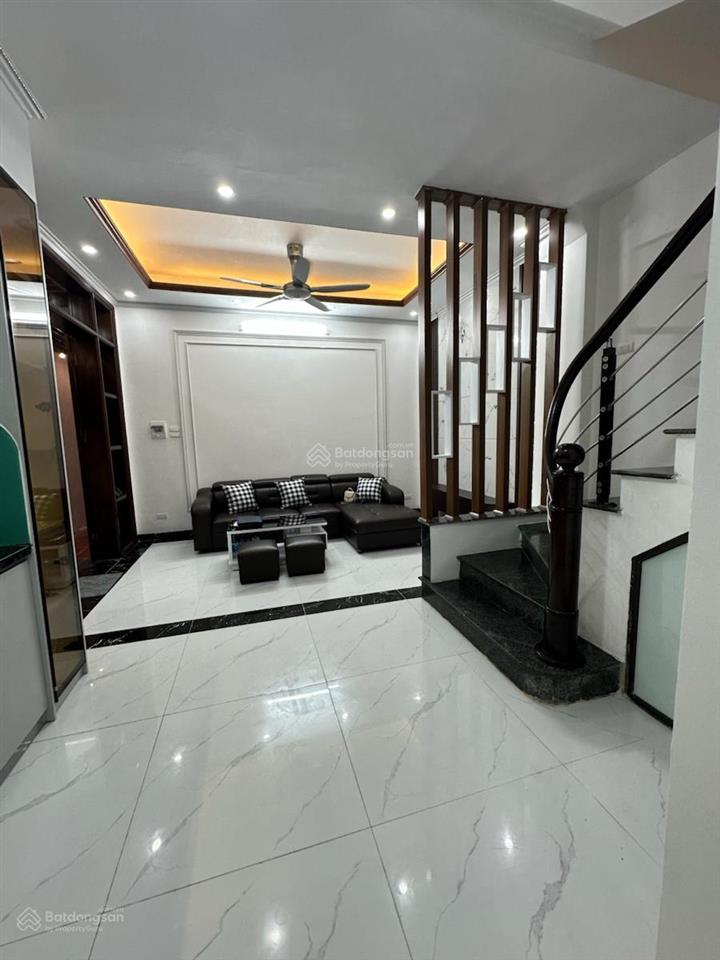 Bán nhà lương khánh thiện  tân mai, 34m2, mới đẹp 5 tầng, gần hồ đền lừ, giá 8.75 tỷ