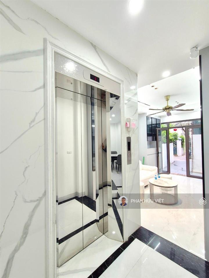 Phố giáp bát, ô tô tránh, 2 thoáng 5 tầng thang máy, sổ 42m², thiết kế hiện đại, full nội thất