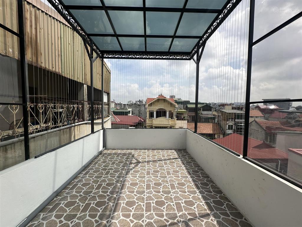 Ô tô đỗ cửa nhà hoàng mai, 50m ra ô tô tránh, ngõ thông, 5 tầng thang máy full nội thất, sđcc