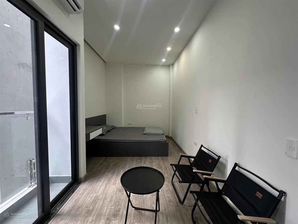 Ô tô đỗ cửa nhà hoàng mai, 50m ra ô tô tránh, ngõ thông, 5 tầng thang máy full nội thất, sđcc