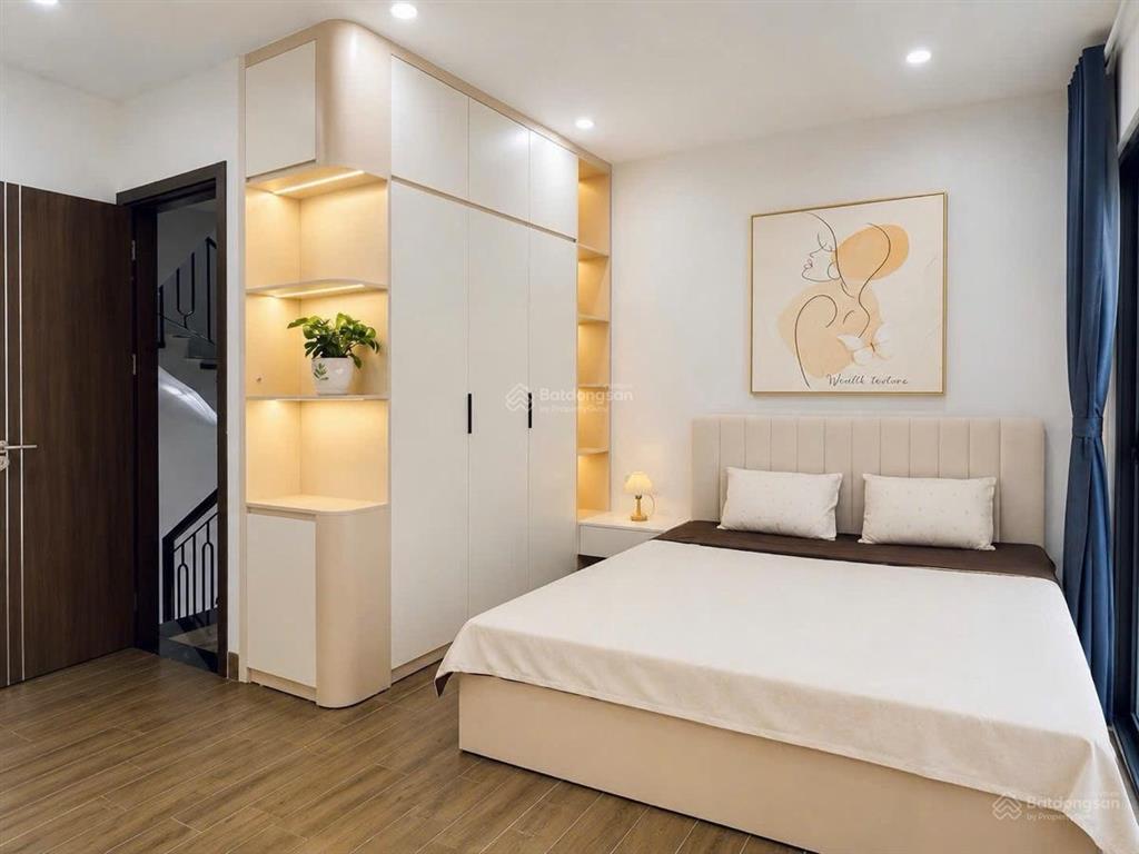 Bán nhà nguyễn đức cảnh  hồ đền lừ, 42m2 mới xây 5 tầng, full nội thất, sđcc, qh ổn định