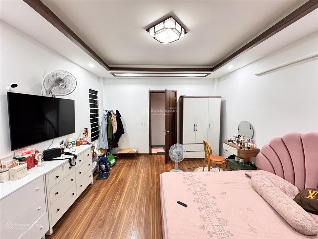 Bán nhà giáp bát  kim đồng, 35m2, 5 tầng, lô góc thoáng, gần phố, giá 10.2 tỷ có thương lượng