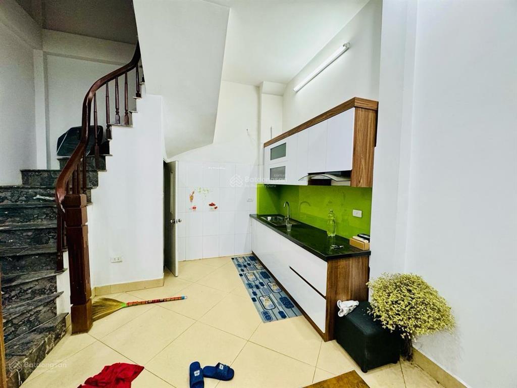 Bán nhà trương định  nguyễn đức cảnh, 30m2, 4 tầng, kinh doanh tốt, gần phố, giá 7.x tỷ