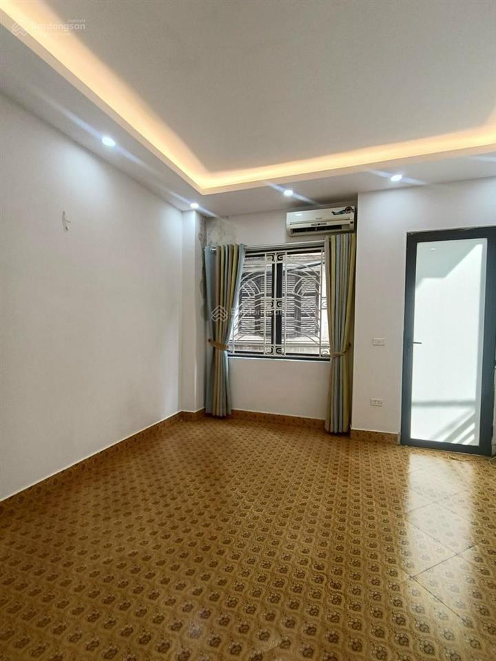 Bán nhà trương định  nguyễn đức cảnh, 30m2, 4 tầng, kinh doanh tốt, gần phố, giá 7.x tỷ
