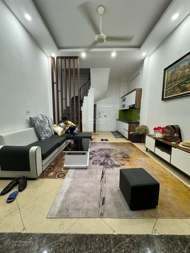 Bán nhà trương định  nguyễn đức cảnh, 30m2, 4 tầng, kinh doanh tốt, gần phố, giá 7.x tỷ