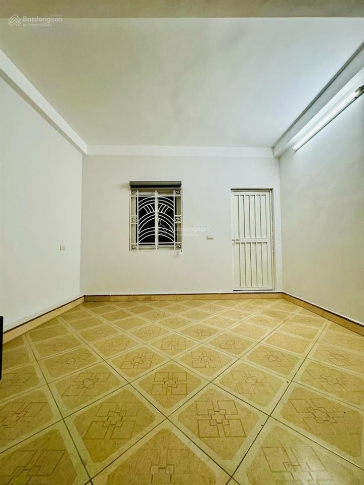 Bán nhà trương định  nguyễn đức cảnh, 30m2, 4 tầng, kinh doanh tốt, gần phố, giá 7.x tỷ