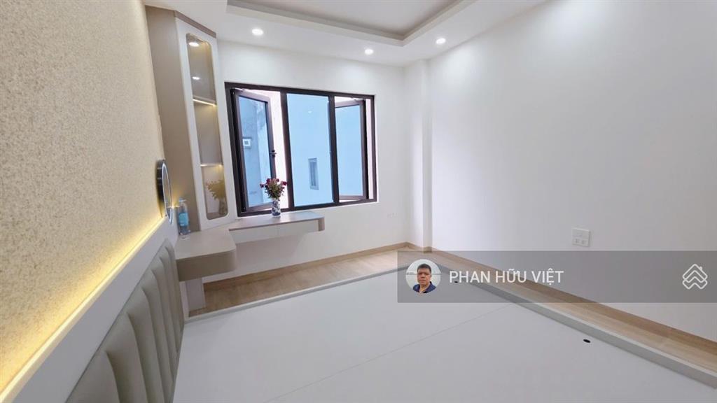Lạc long quân gần hồ tây 32m thang máy nhà mới ở ngay 10,9 tỷ