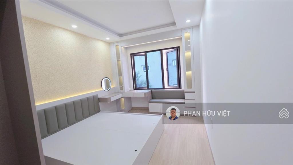 Lạc long quân gần hồ tây 32m thang máy nhà mới ở ngay 10,9 tỷ