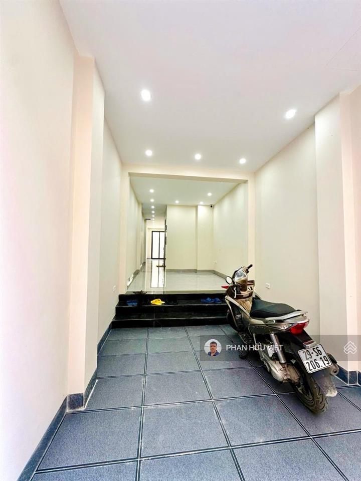Lạc long quân tây hồ lô góc 6 tầng thang máy 10m ra ô tô tránh