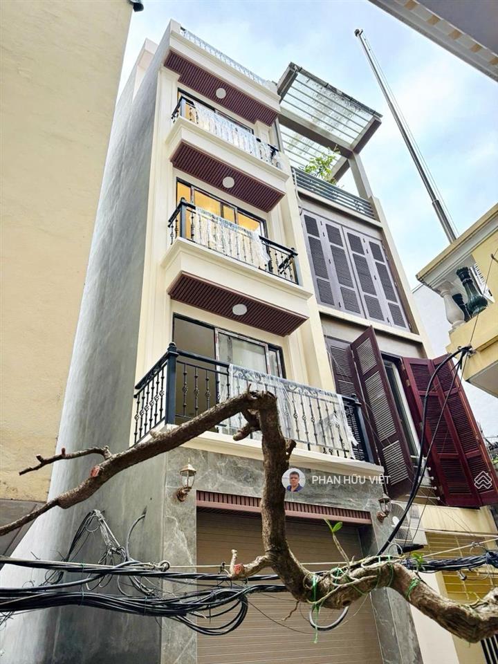Lạc long quân tây hồ lô góc 6 tầng thang máy 10m ra ô tô tránh