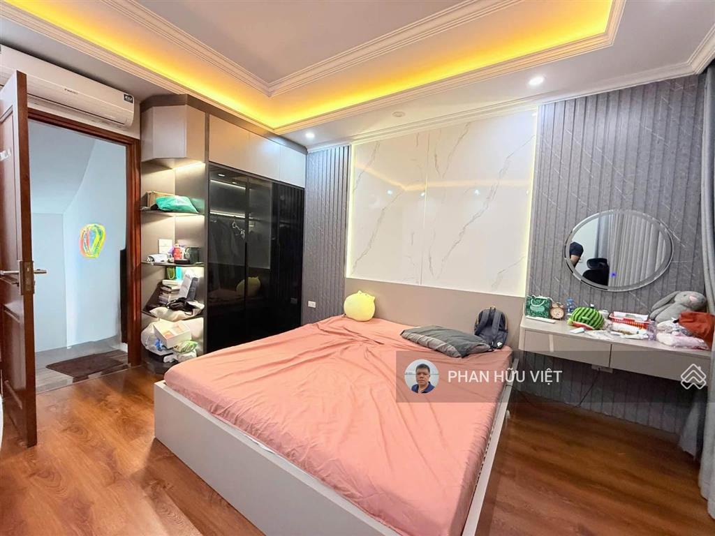 Bán nhà lạc long quân tây hồ 35m 6 tầng 3 pn khép kín gần ô tô