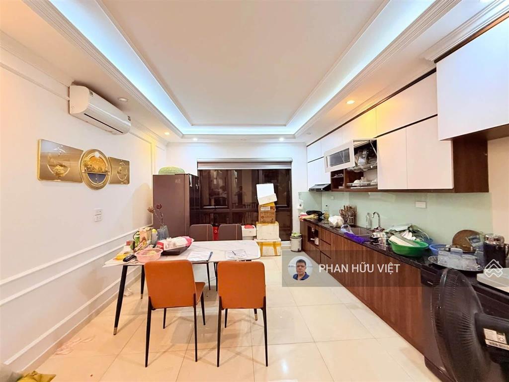 Bán nhà lạc long quân tây hồ 35m 6 tầng 3 pn khép kín gần ô tô