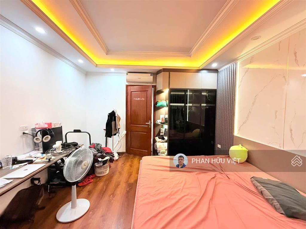 Bán nhà lạc long quân tây hồ 35m 6 tầng 3 pn khép kín gần ô tô