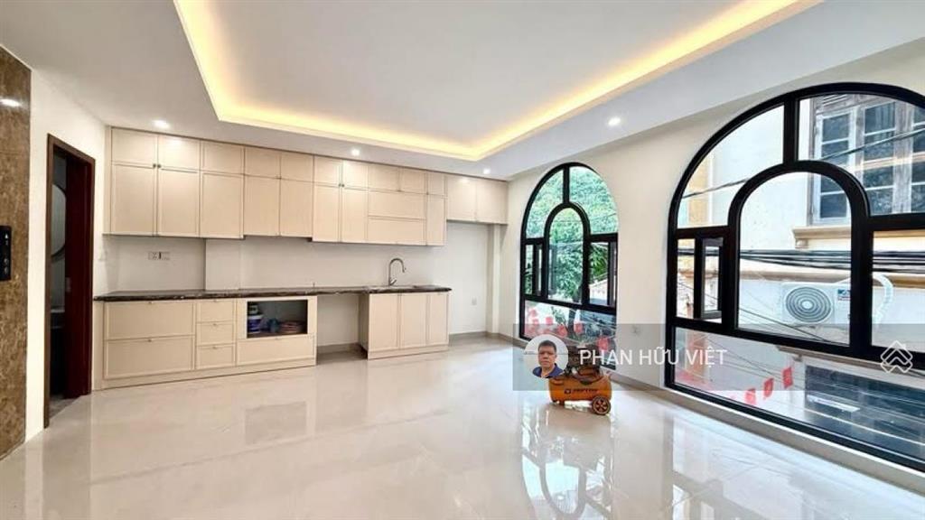 Bán nhà xuân đỉnh 40m2 6 tầng thang máy gara ô tô 7 chỗ sát ngoại giao đoàn giá 15.5 tỷ