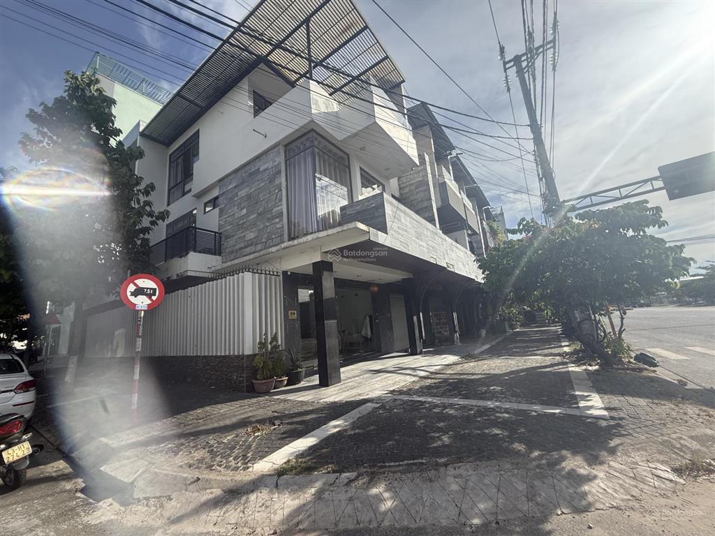 Nợ bank kẹt tiền bán siêu rẻ nhà 3 tầng 2 mặt tiền. khu tập trung căn họ