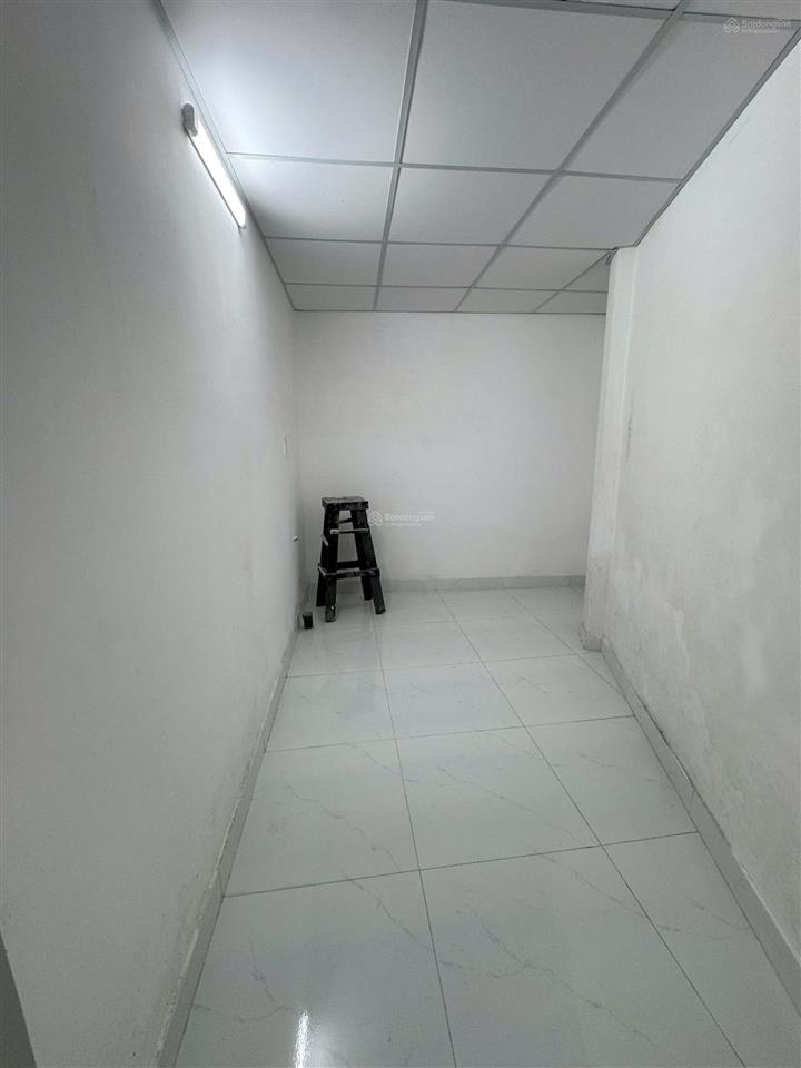 Nhà rẻ gác lửng kiệt cmt8 nội thất đầy đủ