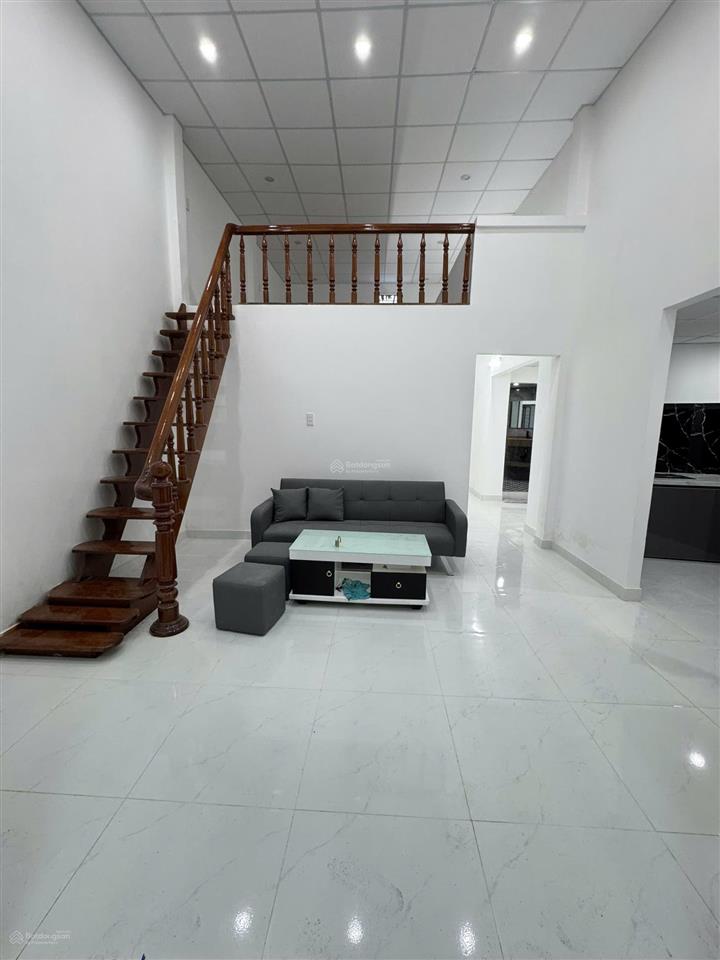 Nhà rẻ gác lửng kiệt cmt8 nội thất đầy đủ