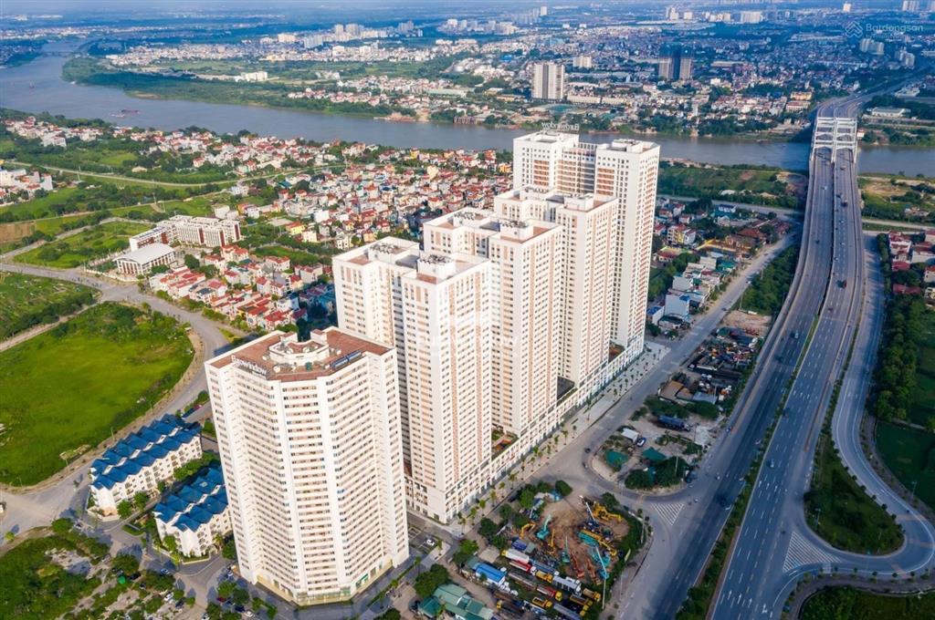Căn 82m2 3pn2wc bc đbđn mát mẻ view sông tầng trung đẹp nội thất nguyên bản cđt