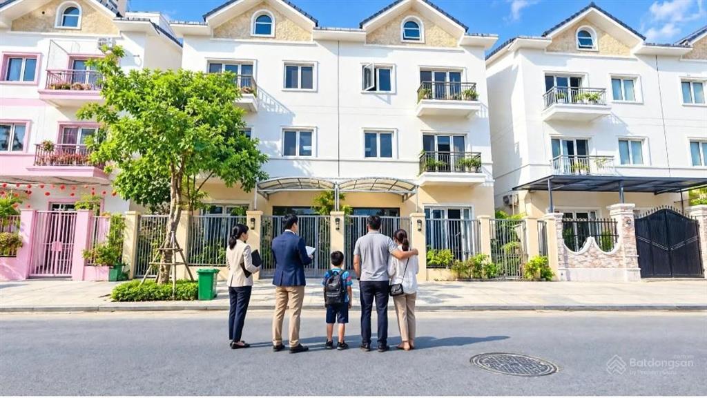 Biệt thự song lập 135m xây 4 tầng mặt tiền 9mx15m đường 22m hướng đn mát mẻ đối diện chợ dân sinh