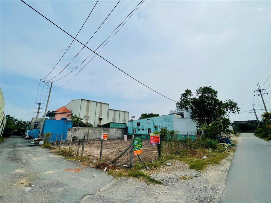 Đất nền 2 mặt tiền gần dự án vin hóc môn, ngân hàng hỗ trợ vay lãi suất cực ưu đãi