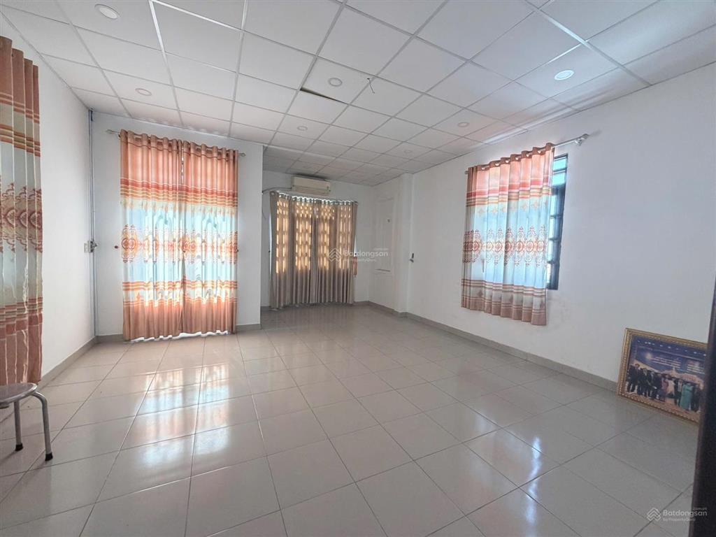 Mặt tiền trần thị cờ hơn 600m sàn, sẵn văn phòng và kho