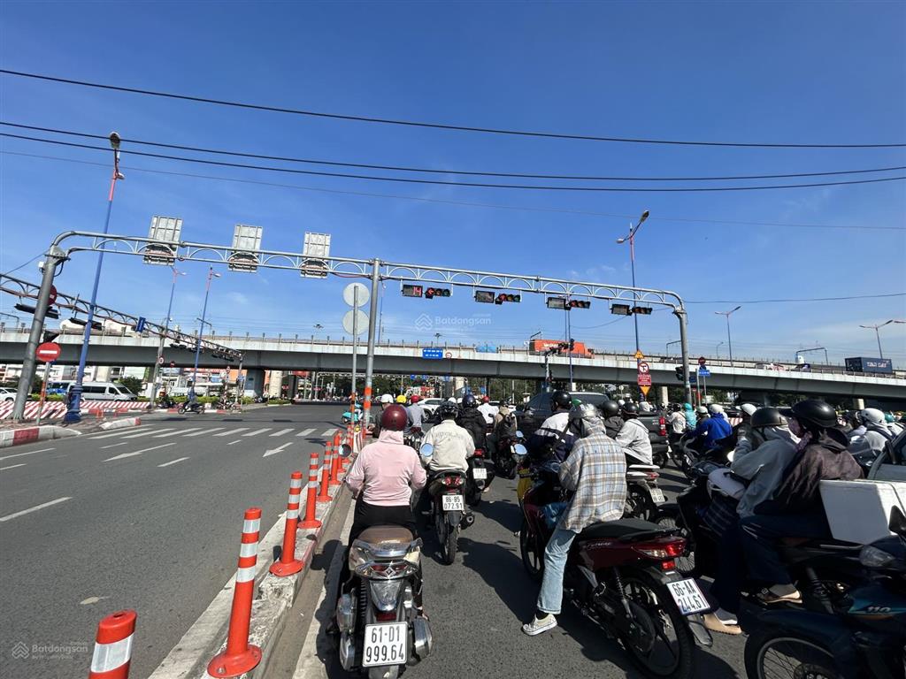 Hiếm! nhà mt đường xa lộ hà nội, hiệp phú, quận 9, cpxd tối đa hầm 18 tầng, vị trí ngay ngã tư tđ.