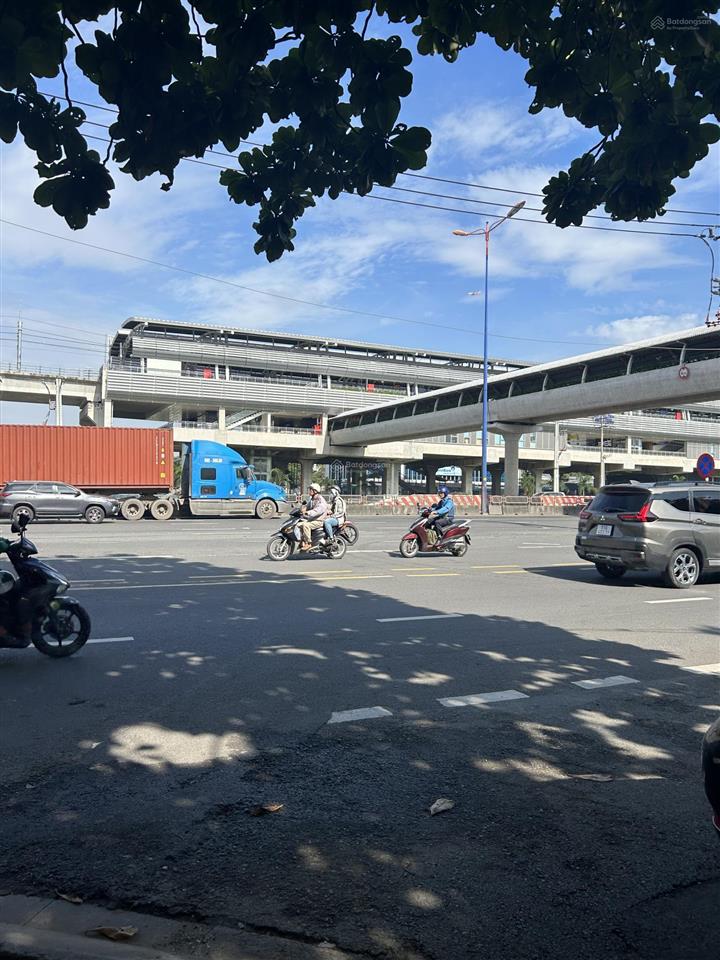 Hiếm! nhà mt đường xa lộ hà nội, hiệp phú, quận 9, cpxd tối đa hầm 18 tầng, vị trí ngay ngã tư tđ.