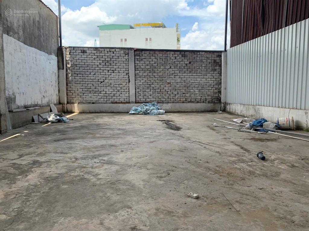Cho thuê nhà 4 tầng dt đất 7x30m mtkd hoàng hữu nam, đoạn gần bv ung bướu, metro suối tiên, bến xe.
