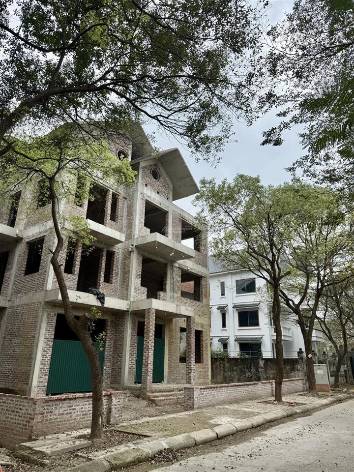 Biệt thự hà phong 300m xây thô 3 tầng sang tên sổ ngay sẵn vay vốn giá chuẩn và rẻ làm việc ngay