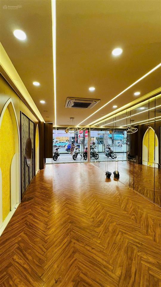 Cho thuê căn góc  mặt tiền sư vạn hạnh  4 tầng  vị trí đẹp khai thác kinh doanh