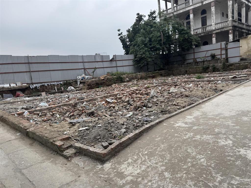 Cần bán lô đất đại lộ ninh sở  vạn 3 dt42m, mt5m, giá 3.2 tỷ. oto đỗ cổng