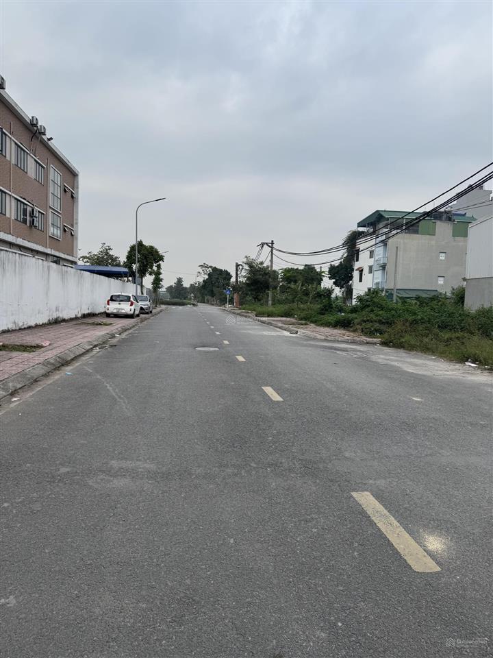 Bán đất đấu giá thọ am  liên ninh dt60m  mt4.5m  giá 9.5 tỷ. phân lô 3 ô tô tránh kd đỉnh