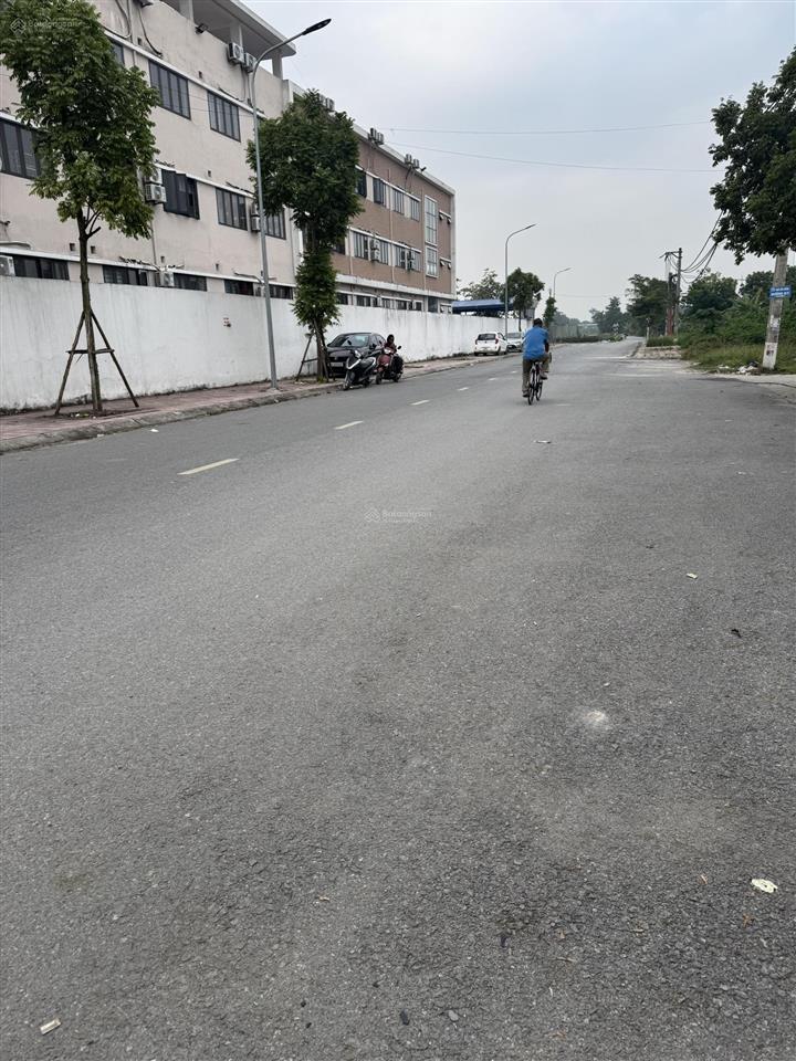 Bán đất đấu giá thọ am  liên ninh dt60m  mt4.5m  giá 9.5 tỷ. phân lô 3 ô tô tránh kd đỉnh