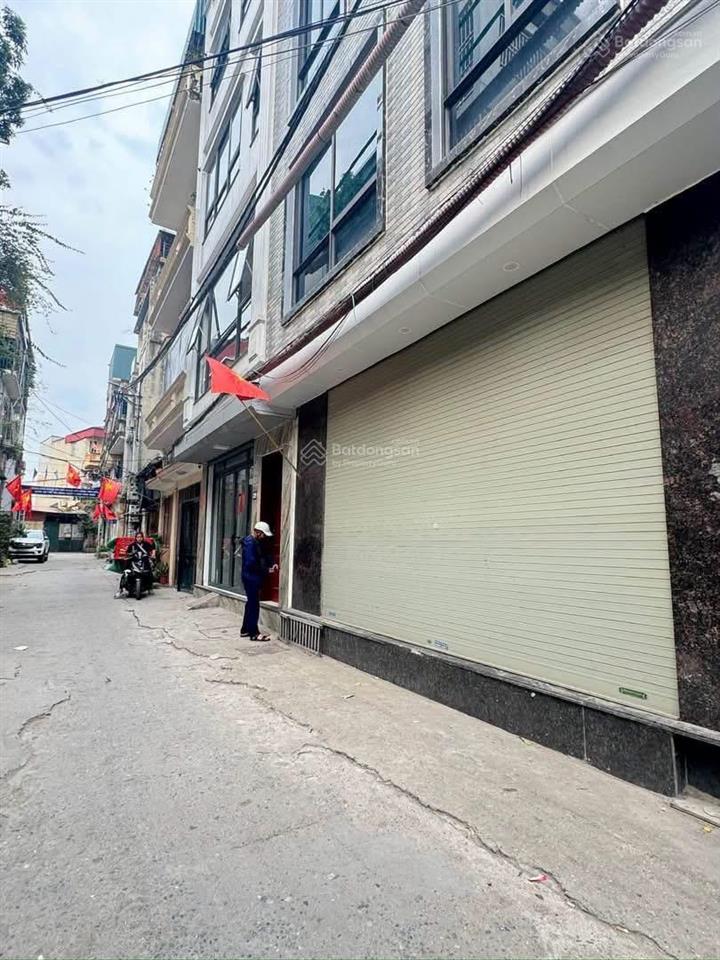 Chủ cần tiền giảm sâu nhà tựu liệt sát linh đàm 40m*4 tầng* giá 7.6 tỷ ngõ thông oto đỗ cửa.