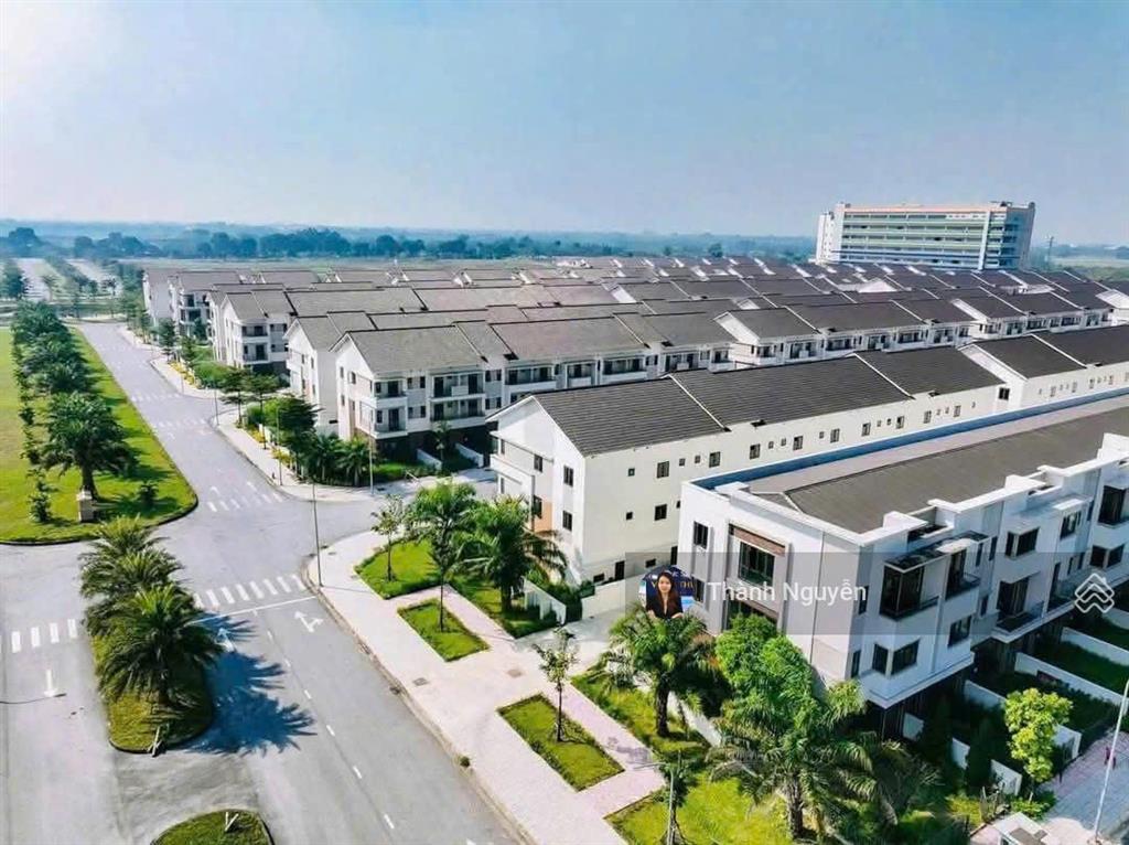 Hot hot. biệt thự vip siêu hiếm, sẵn sổ, cần tiền bán gấp. lời luôn khi mua