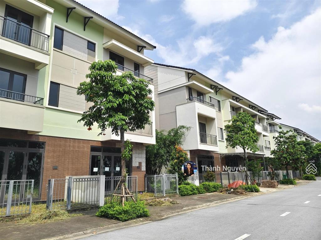 Shophouse 90m2, giá 7 tỷ 330, đã có sổ, nhà hướng nam, 2 mặt tiền đường thoáng