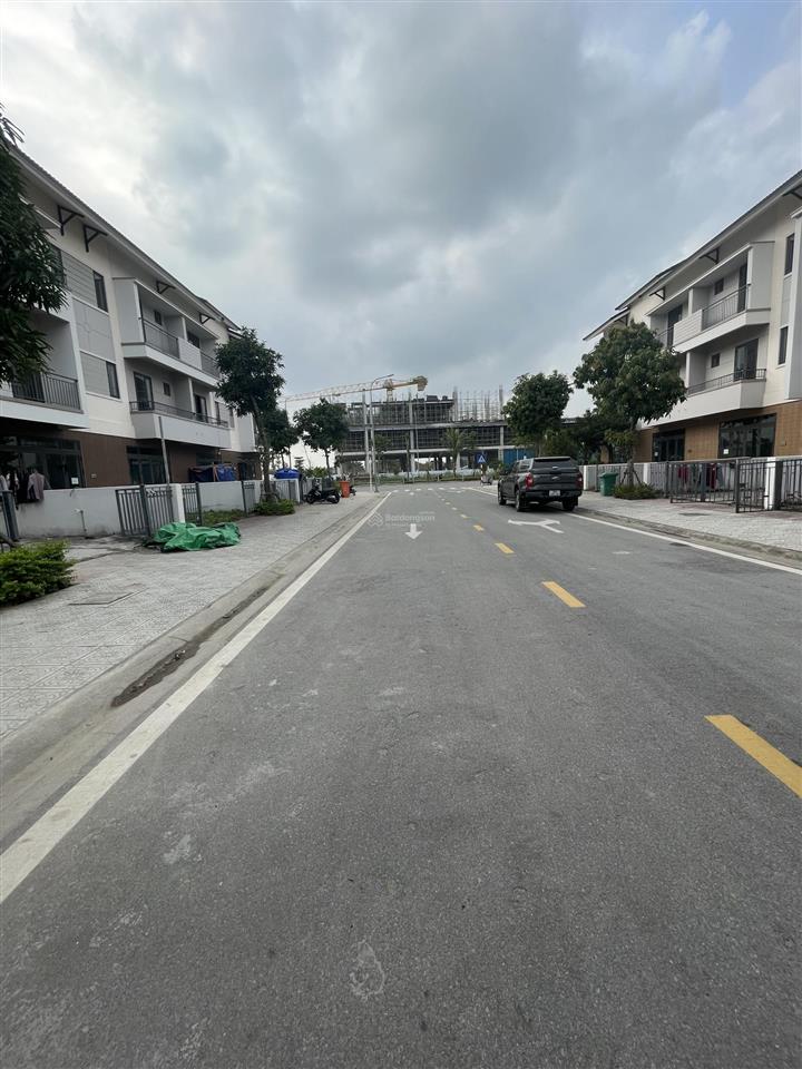 Cơ hội cho các nhà đầu tư nhanh tay, hàng càng ngày càng khan hiếm ạ