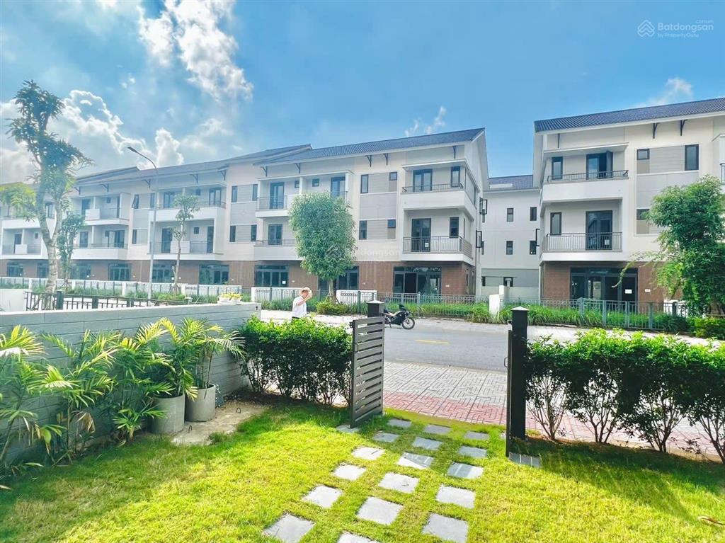 Chính chủ gửi bán nhà 3 tầng 100m² tại centa riverside, giá tốt  sẵn sổ