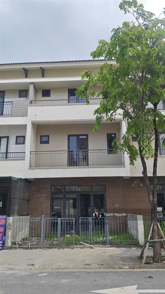 Bán căn lk gần công viên tại centa city vsip  đối diện biệt thự, khai thác cho thuê tốt