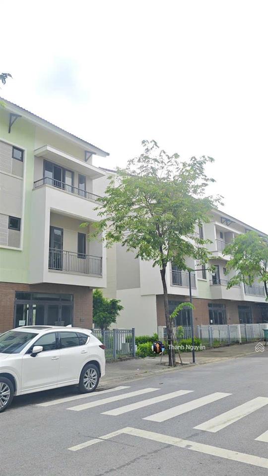Bán căn lk gần công viên tại centa city vsip  đối diện biệt thự, khai thác cho thuê tốt