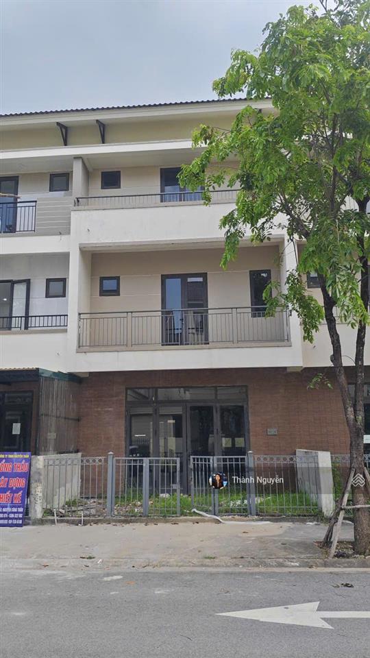 Bán căn lk gần công viên tại centa city vsip  đối diện biệt thự, khai thác cho thuê tốt