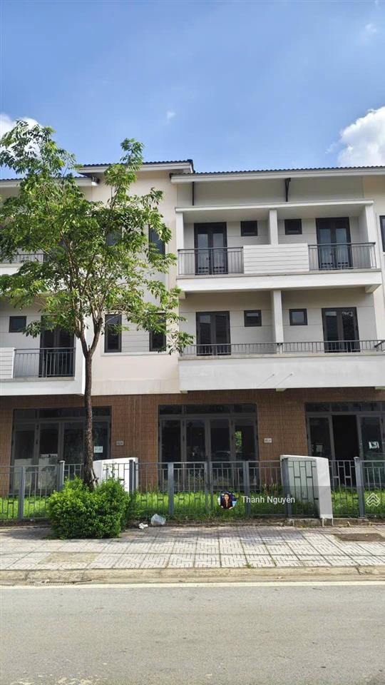 Hiếm có 1 căn 3 tầng tại centa riverside rộng 100m2, chỉ 6,x tỷ