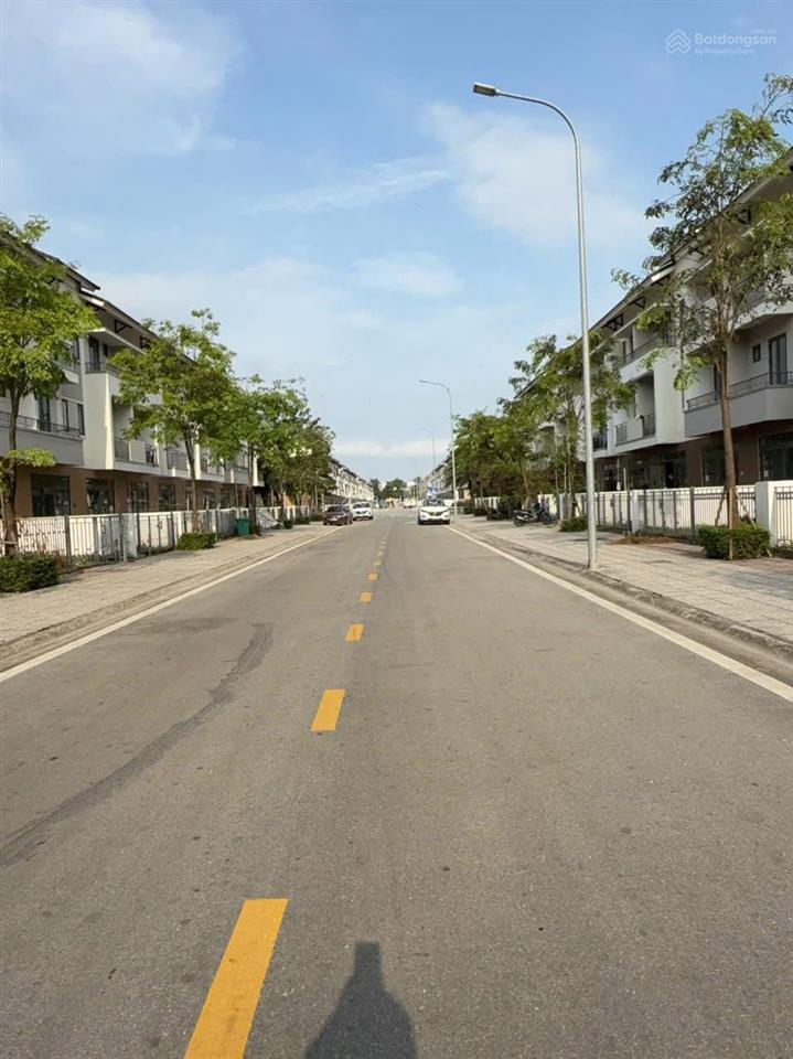Bán biệt thự đẹp tại centa riverside, hữu nghị, từ sơn, 11,6 tỷ  180 m2, nhiều tiện ích