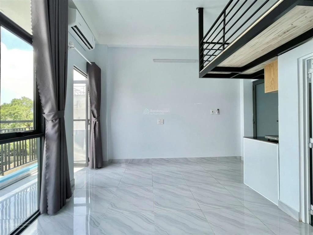 Phòng có gác, có ban công, máy giặt riêng  gần etown cộng hoà, quận tân bình