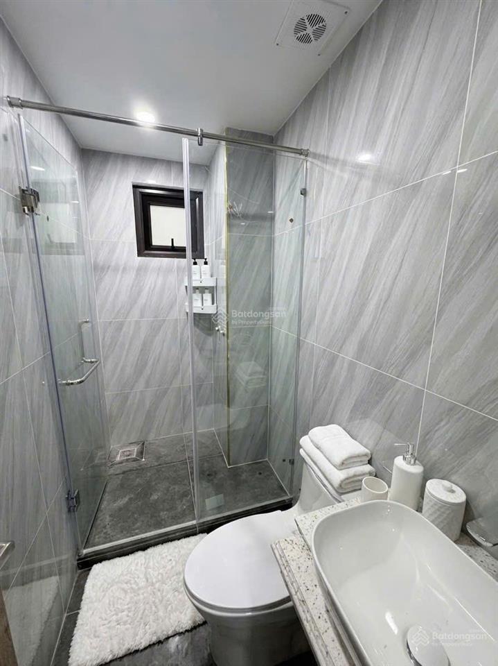 Chính chủ cho thuê ở hoàng quốc việt, 12 triệu, 50m2, 2n1k, full nội thất, hot!